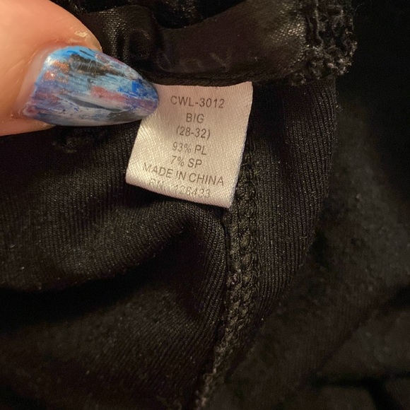 ❤️ 3/$20 Bundle Me! Conya crushed velvet black leggings L large - Picture 2 of 3